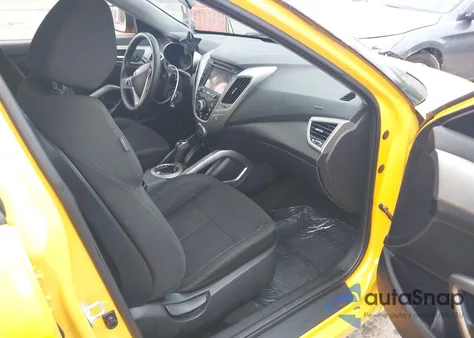 2016 Hyundai Veloster z USA, uszkodzony, nr VIN KMHTC6AD9GU272778